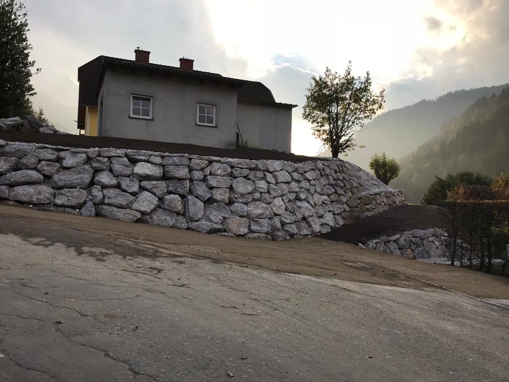 Steinmauer von Erdbau Tobias Taxacher